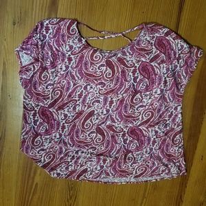 t-shirt pink paisley